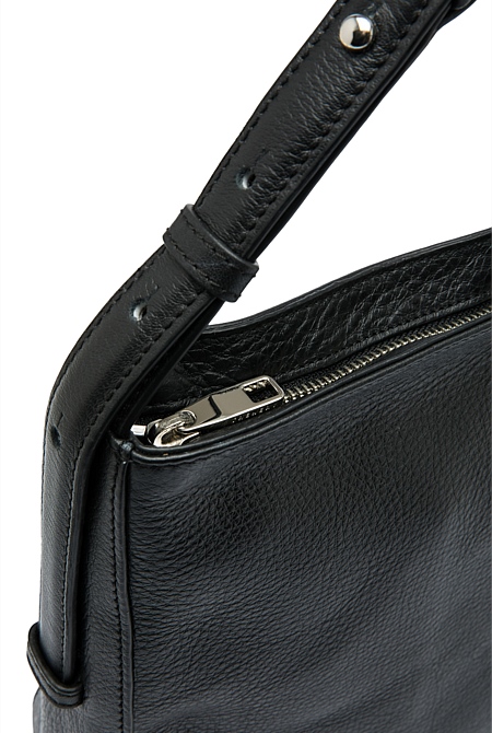 Pebble Leather Whitney Hobo Bag - WOMEN Accessories | Trenery